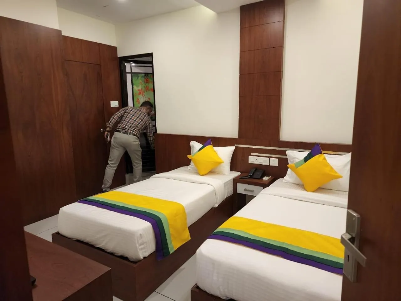Hotel Fathima Palace contacts